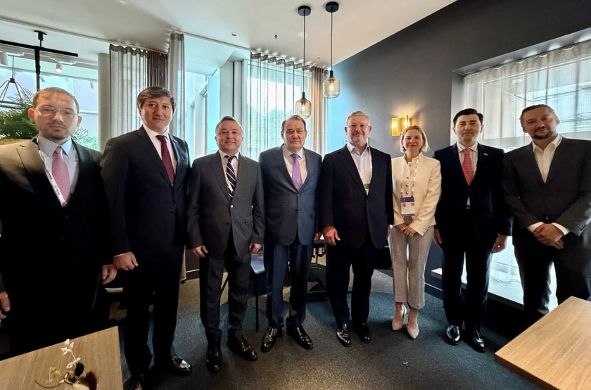 TIF President Holds Meeting with Oppenheimer CEO