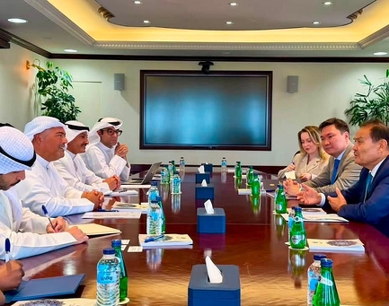 TIF President Meets with Acting Director General of the Kuwait Fund for Arab Economic Development