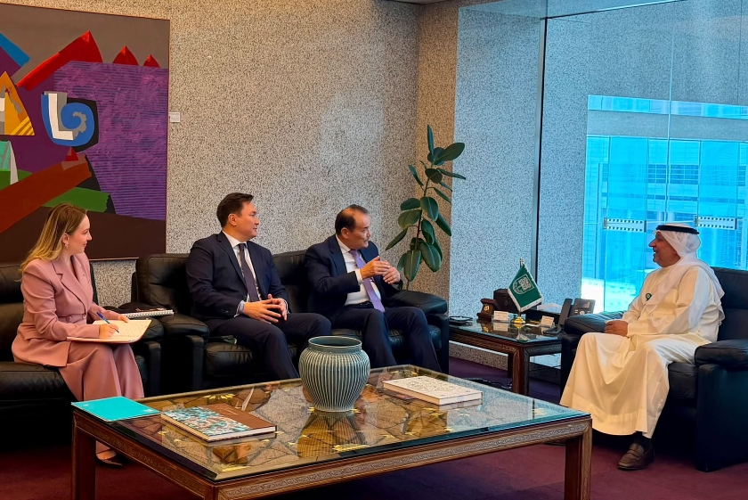 TIF President Met with the Director General of the Arab Fund